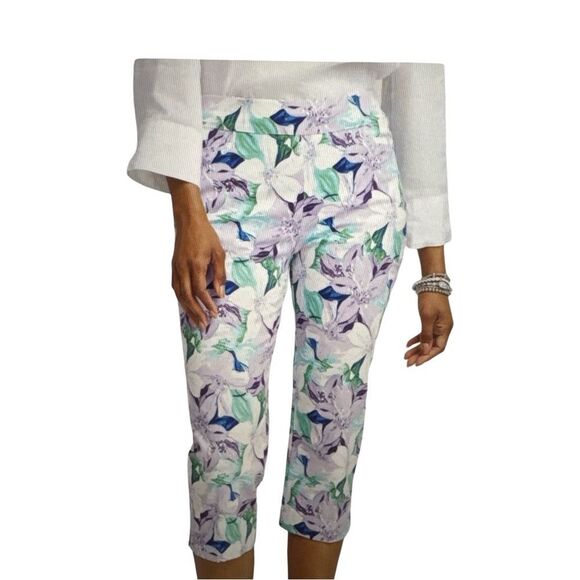 Chico’s Brigitte Lily Pull On Slim Capri Pants - Picture 1 of 11